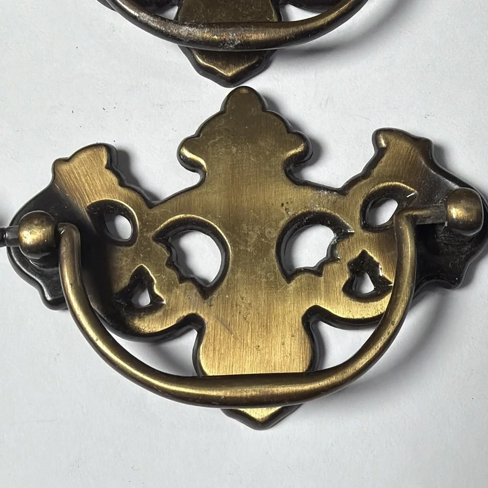 563~Vtg Lot 4 Antiqued Brass Batwing Drawer Furniture Pulls Drop Handle Country